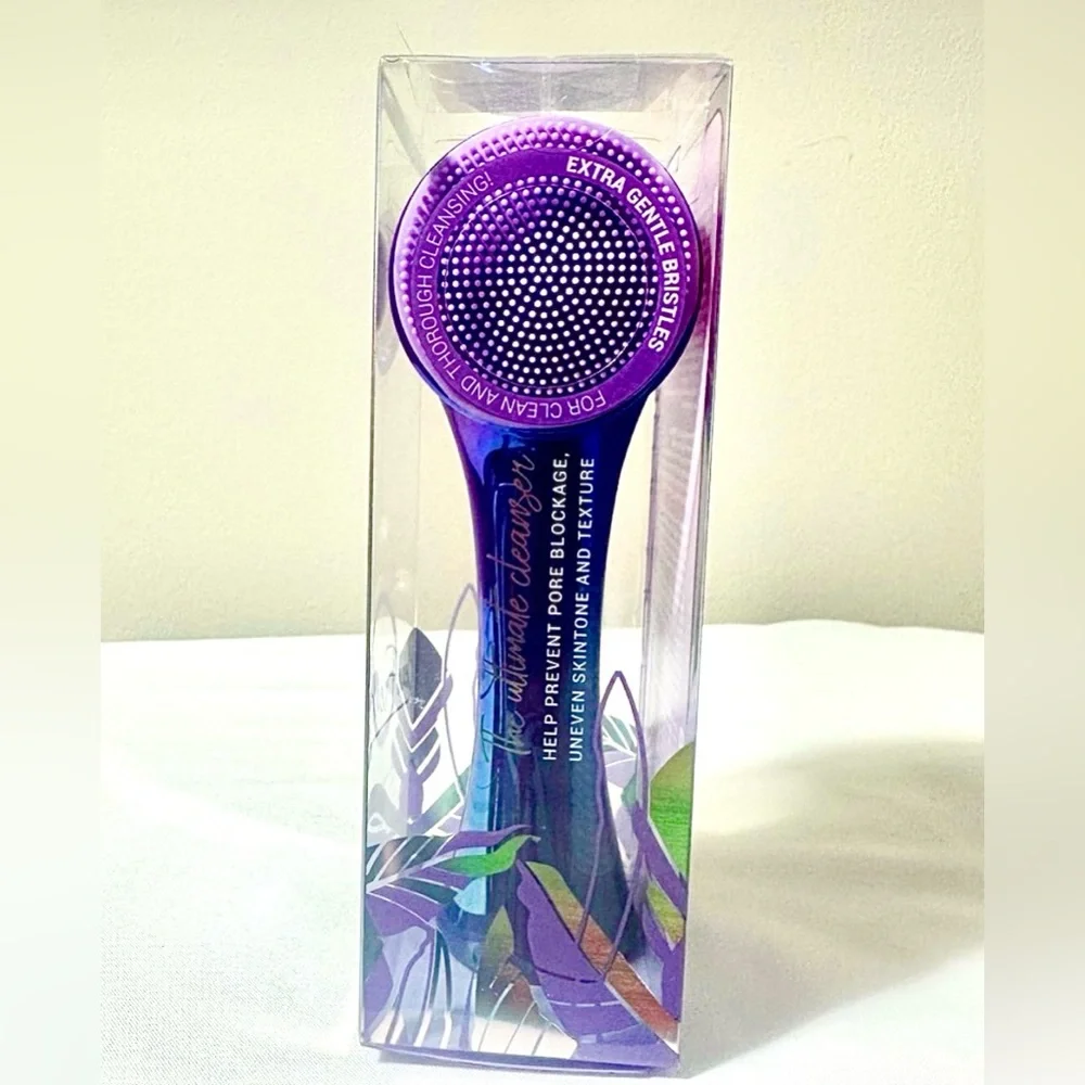 Almost Famous - Clean Freak 2-in-1 Exfoliator Brush in Purple Chromatic - NIB
